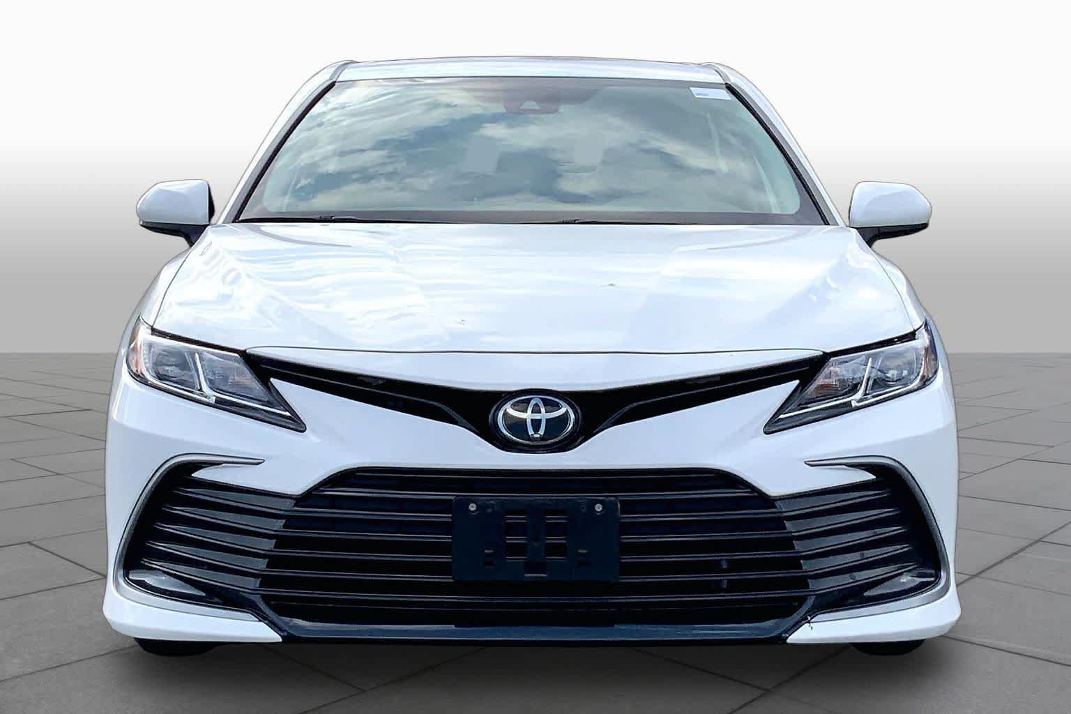 Used 2024 Toyota Camry LE AWD/4WD image 4