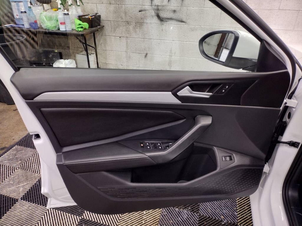 Used 2025 Volkswagen Jetta S image 17