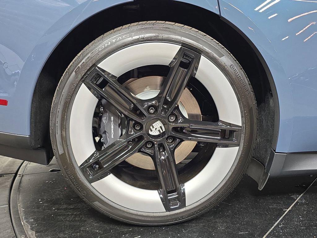 New 2026 Porsche Taycan image 29