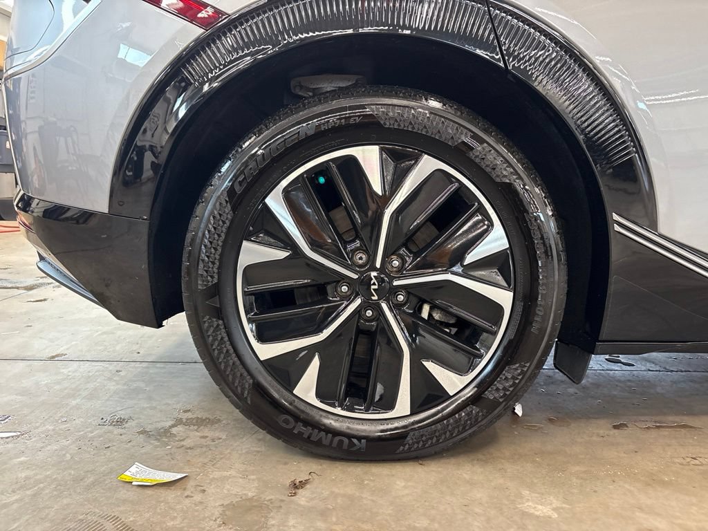 Certified 2024 Kia EV6 Wind AWD/4WD image 30