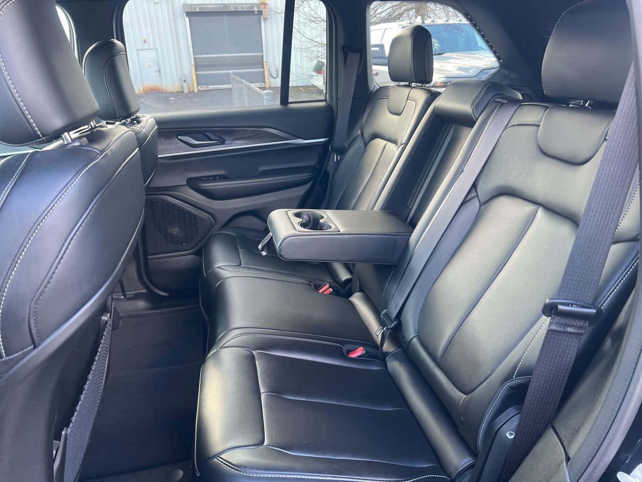 Used 2025 Jeep Grand Cherokee Limited image 21