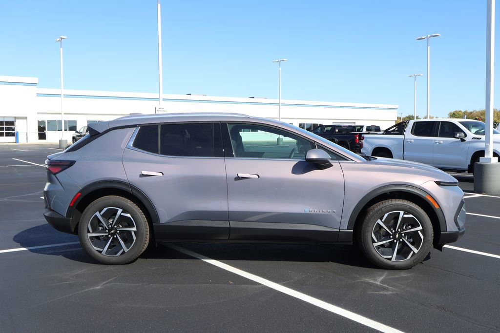 New 2026 Chevrolet Equinox EV LT image 9