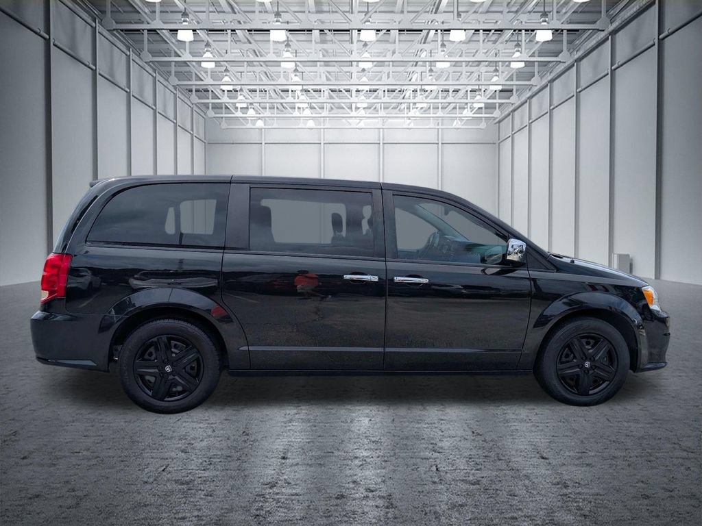 Used 2019 Dodge Grand Caravan SE w/ UConnect Hands-Free Group FWD image 6