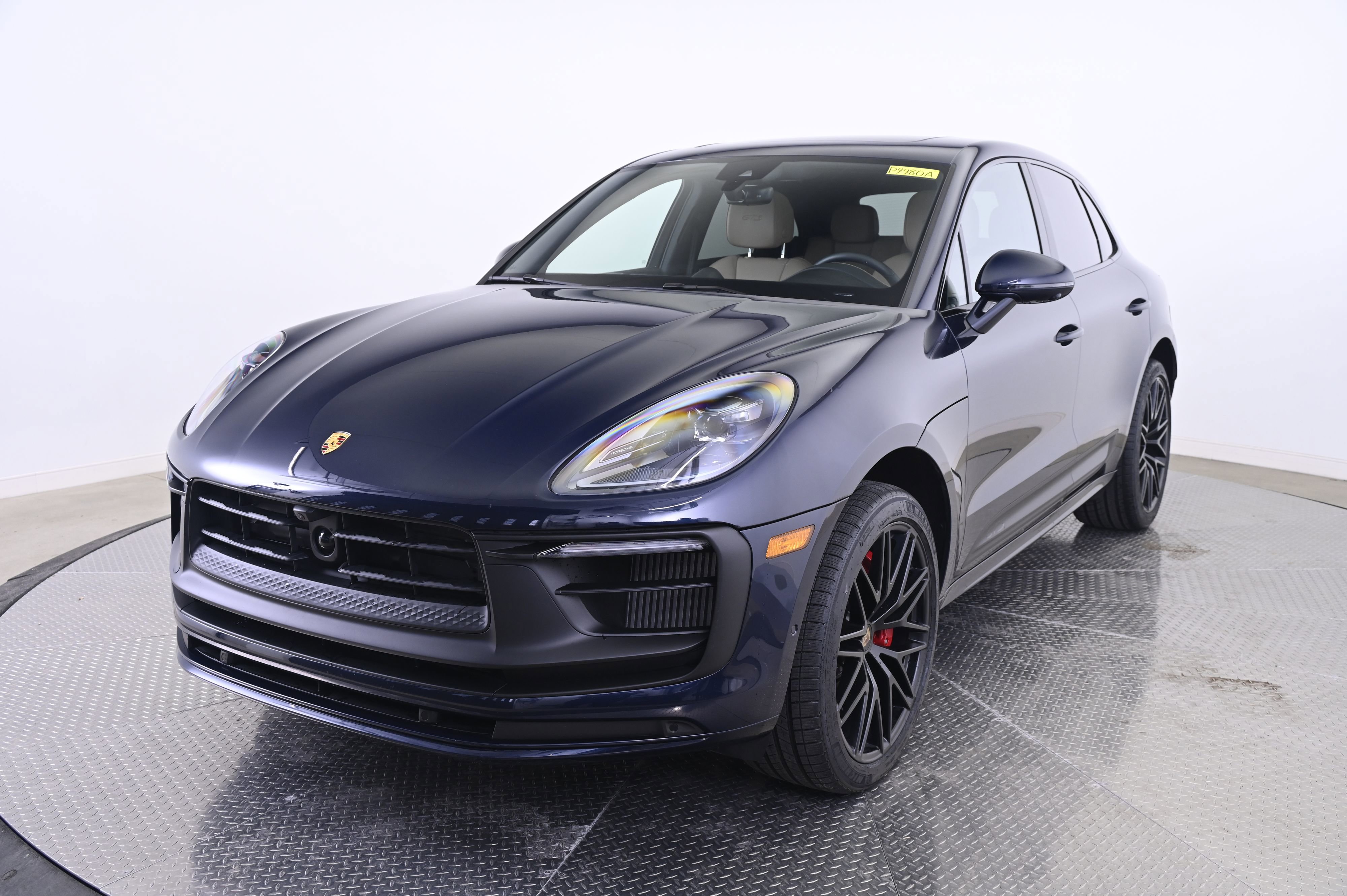 Certified 2022 Porsche Macan GTS image 1