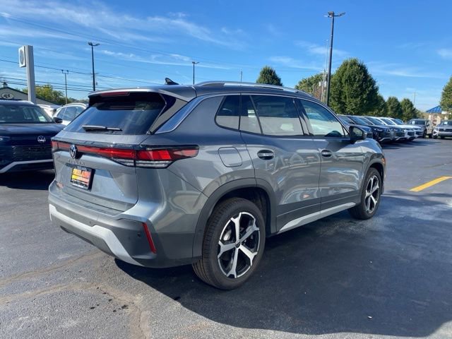 New 2025 Volkswagen Tiguan SE image 9