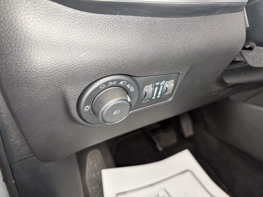 Used 2025 Jeep Compass Limited image 14