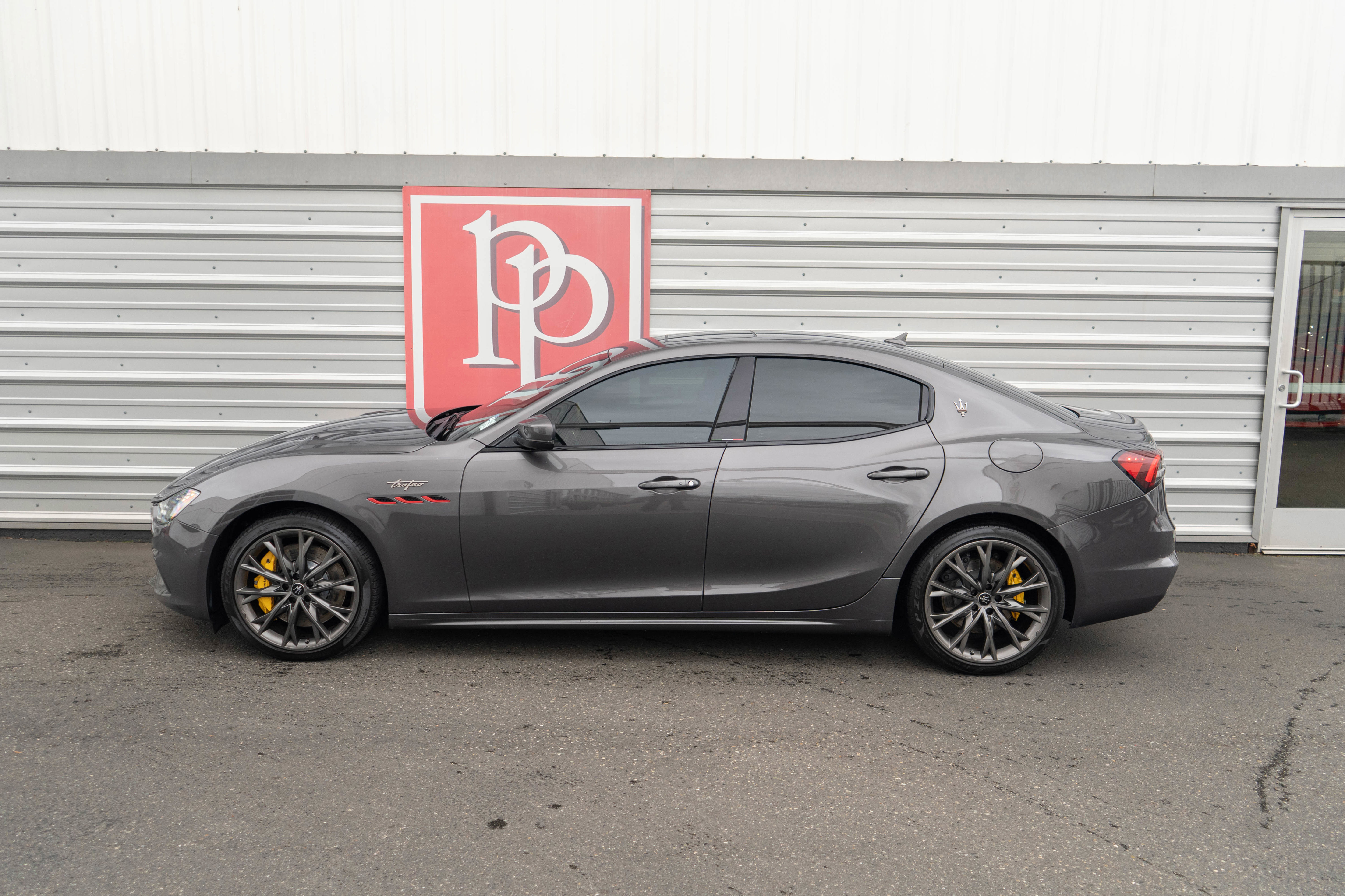 Used 2022 Maserati Ghibli Trofeo image 37