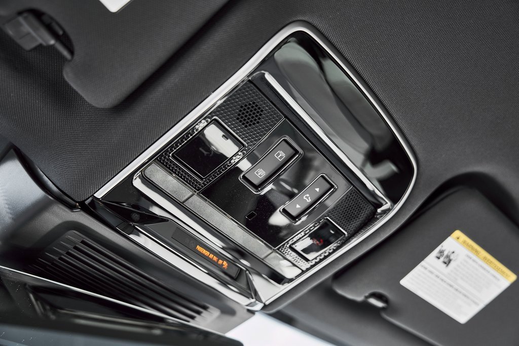 Used 2026 Land Rover Range Rover Long Wheelbase SE image 82