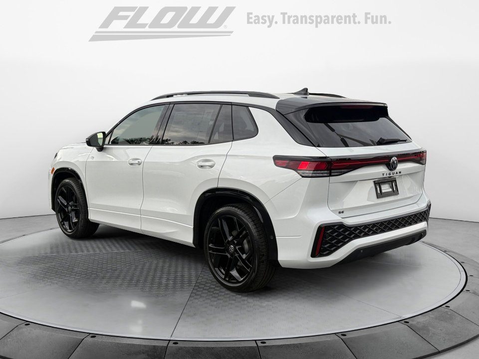 New 2026 Volkswagen Tiguan SE R-Line FWD image 5