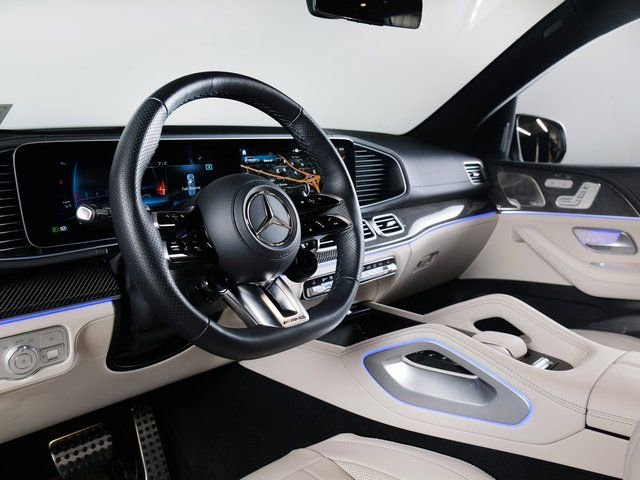Used 2025 Mercedes-Benz GLS 63 AMG 4MATIC image 4