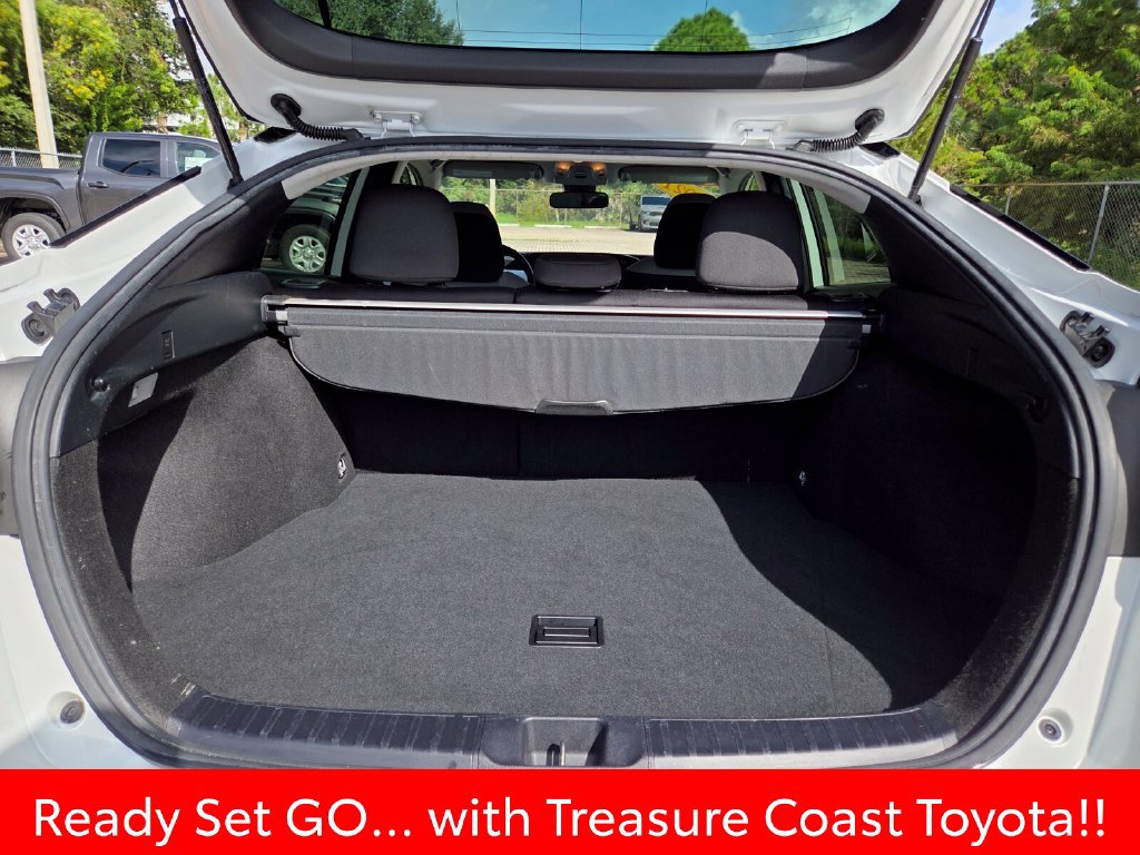 Used 2021 Toyota Prius LE FWD image 20
