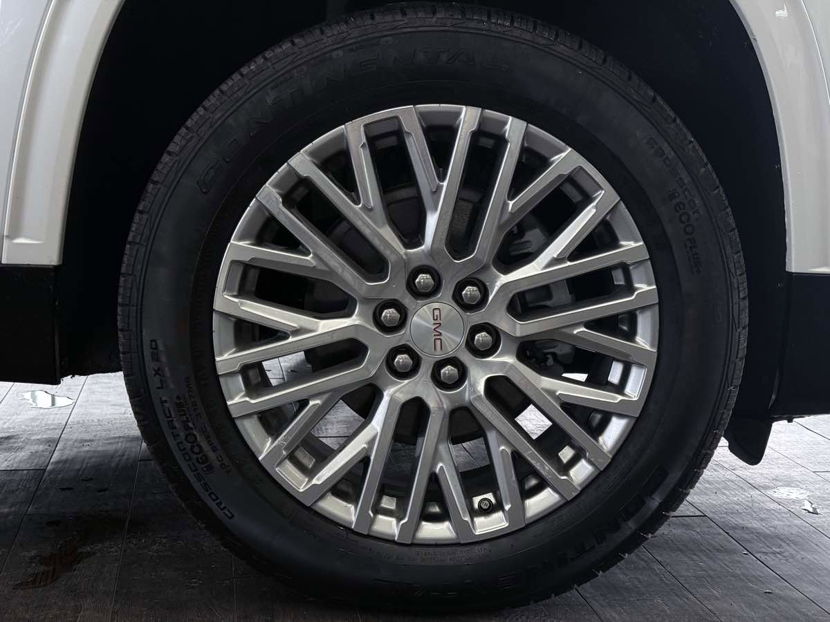 Used 2024 GMC Acadia Denali FWD image 41