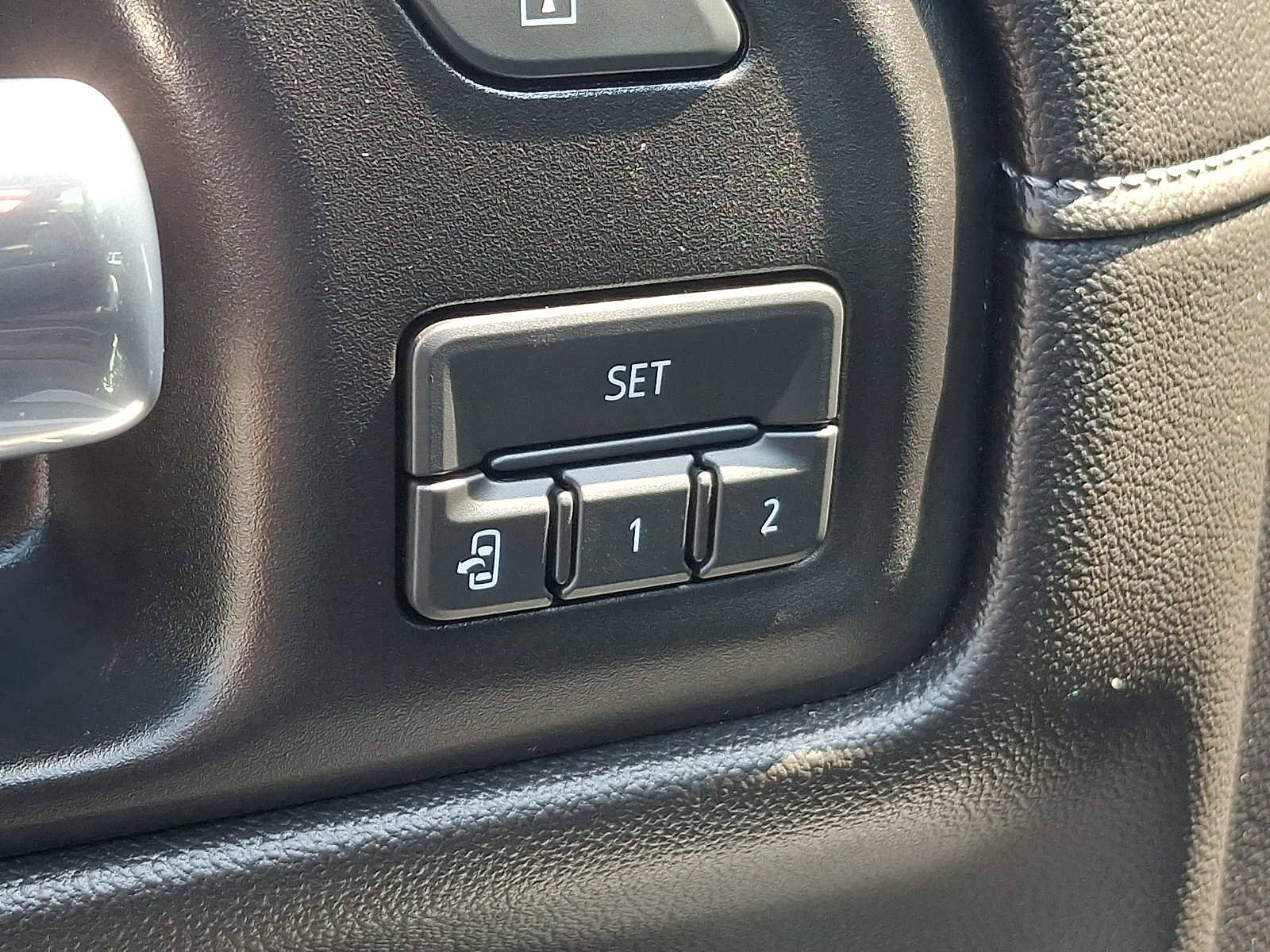 Used 2019 GMC Sierra 1500 SLT w/ SLT Premium Plus Package AWD/4WD image 31