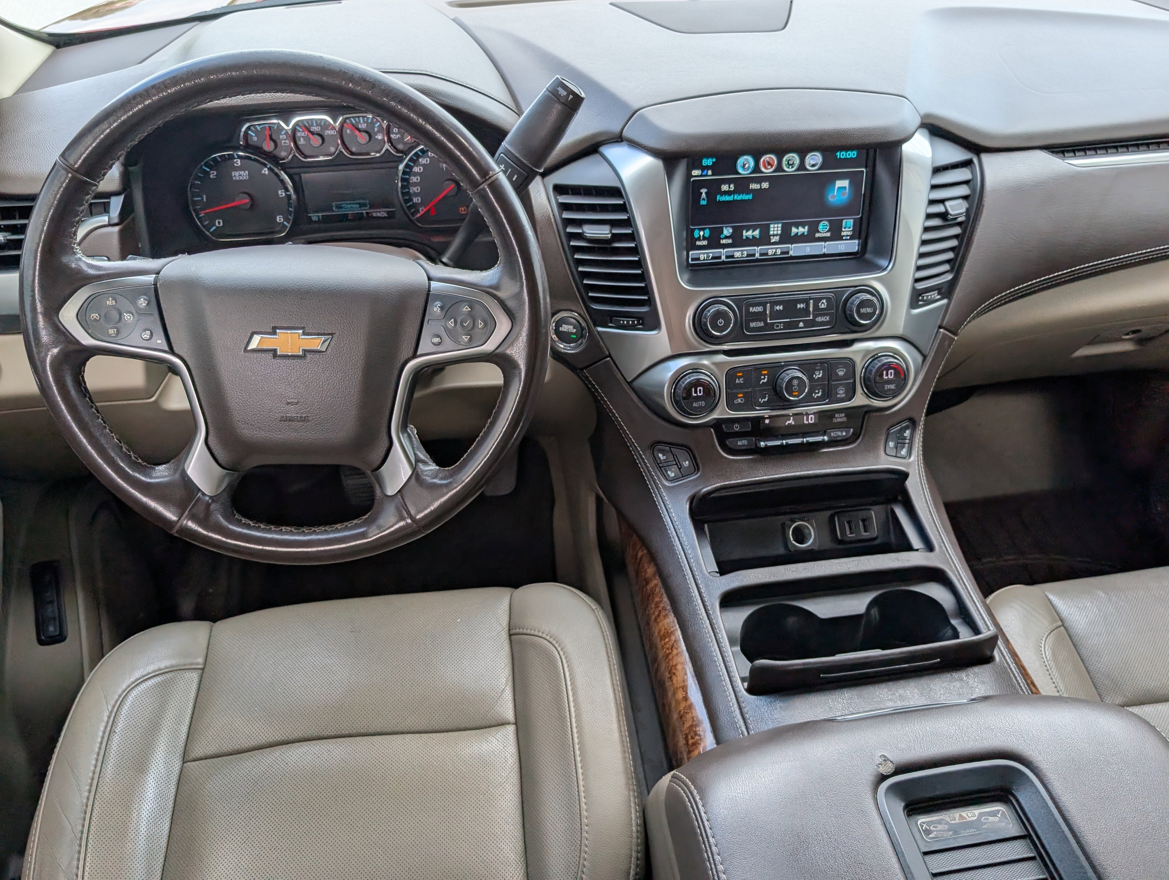 Used 2020 Chevrolet Suburban Premier RWD image 10