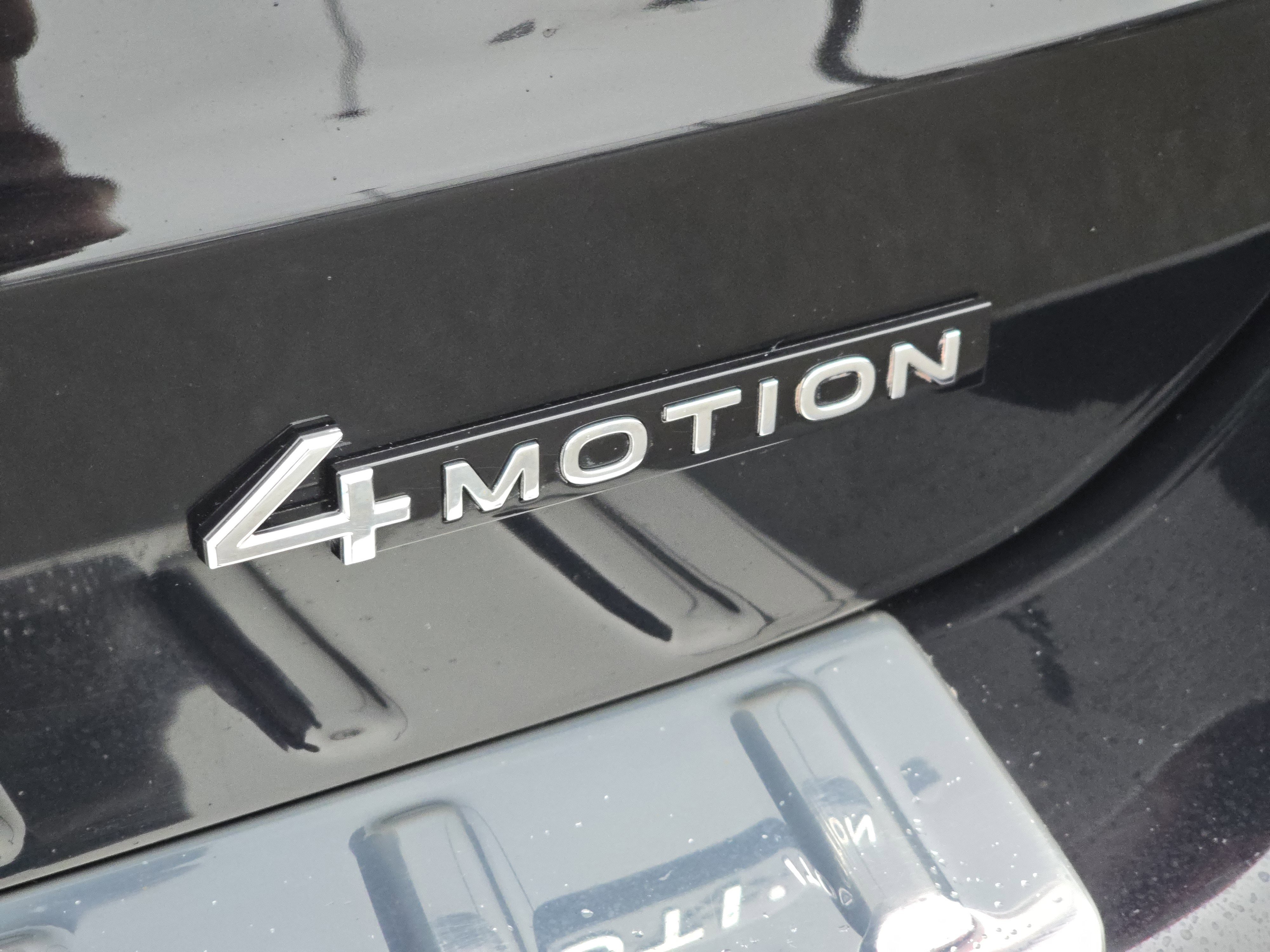 Certified 2023 Volkswagen Taos SE w/ Panoramic Sunroof Package image 11