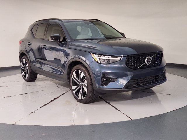 Certified 2026 Volvo XC40 B5 Ultra w/ Protection Package Premier AWD/4WD image 7