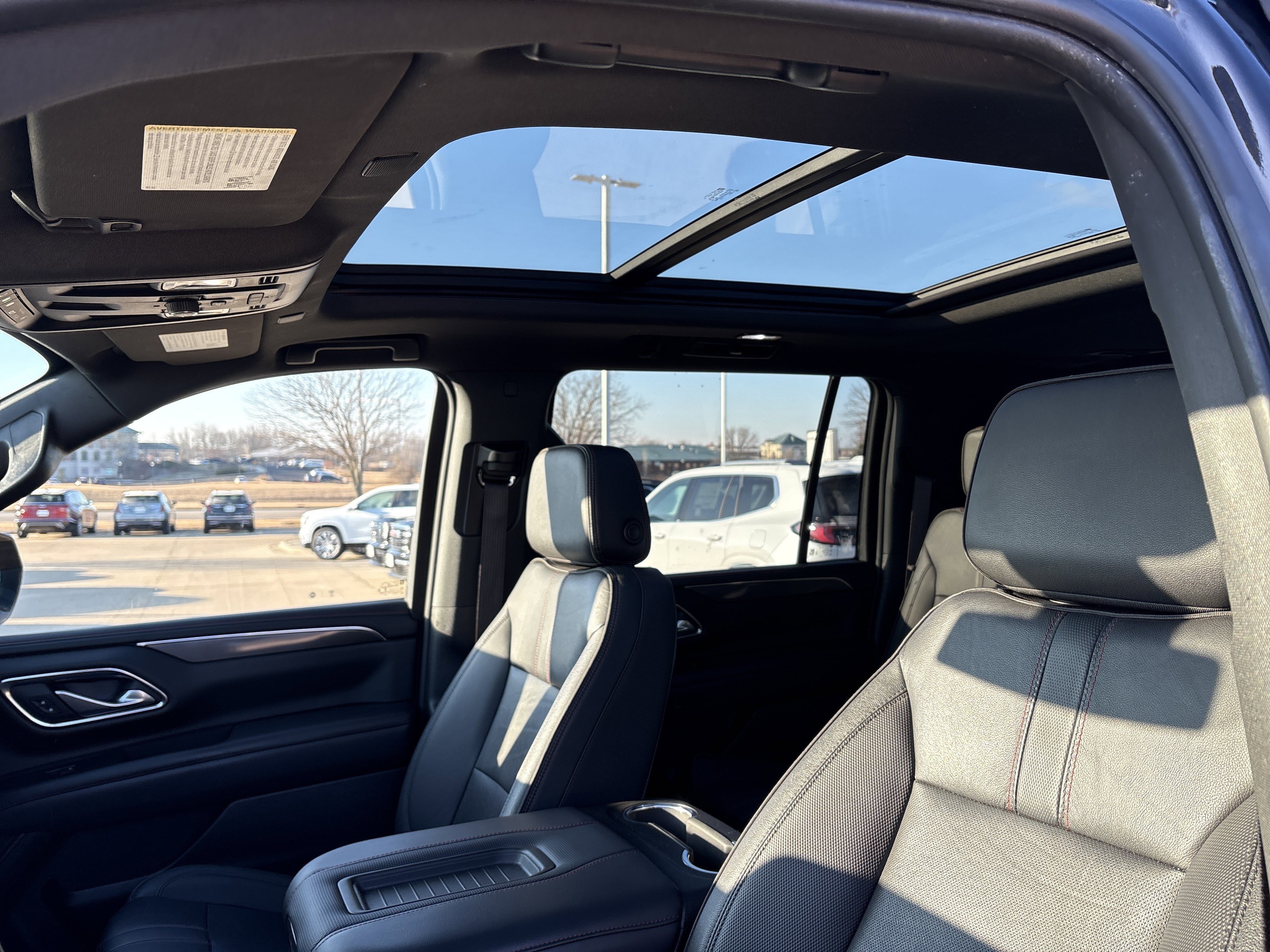 Used 2022 Chevrolet Suburban RST w/ Luxury Package image 12
