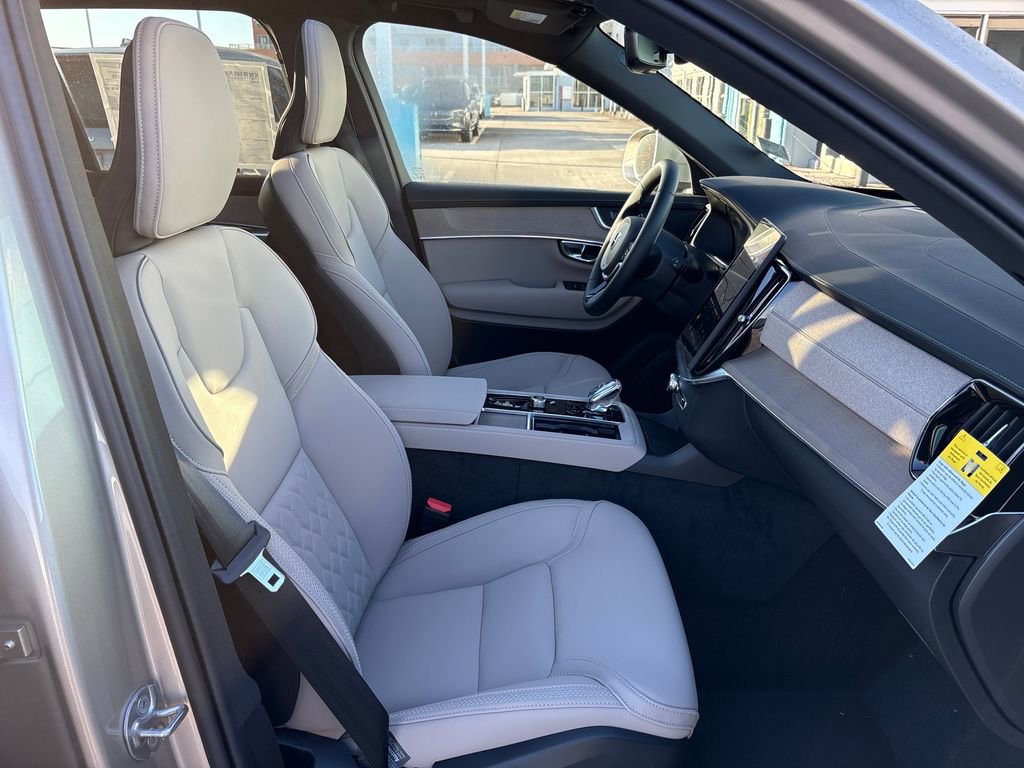 New 2026 Volvo XC90 T8 Core image 14