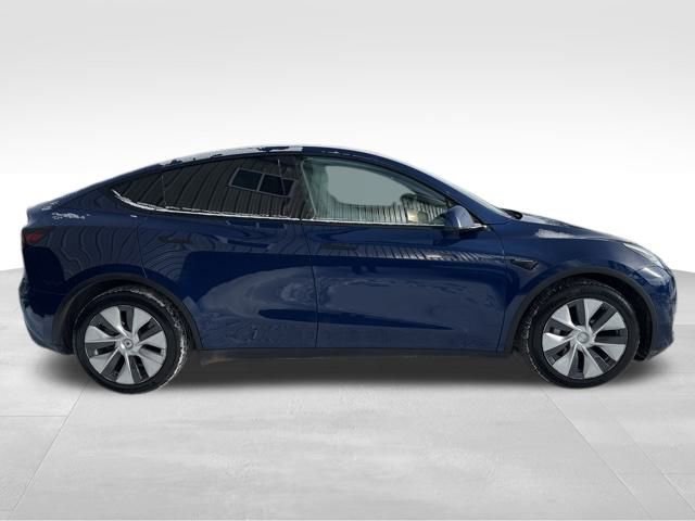 Used 2022 Tesla Model Y Long Range image 6