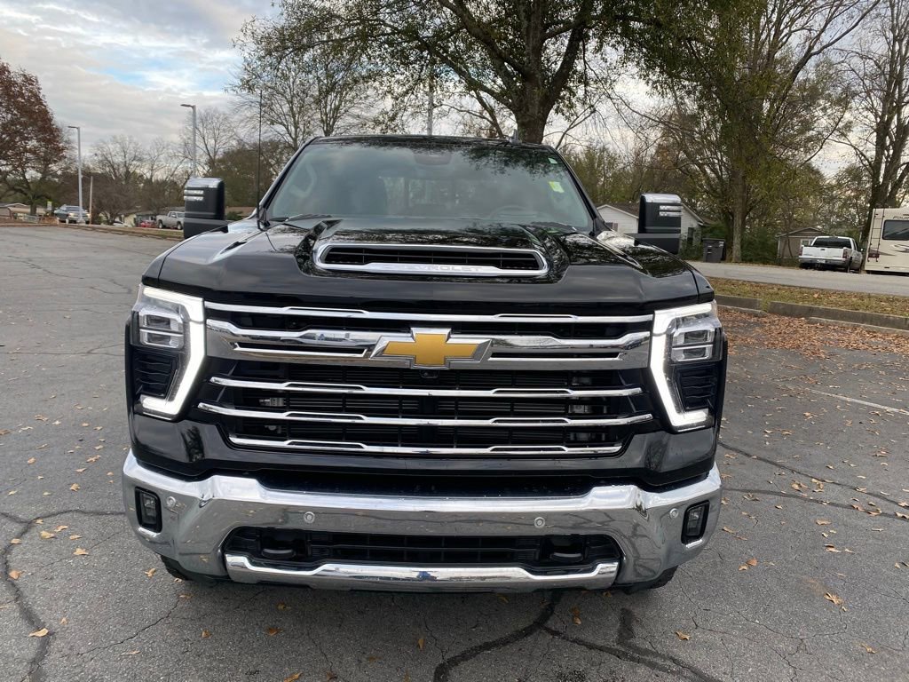 Used 2025 Chevrolet Silverado 2500 LTZ w/ LTZ Premium Package image 2