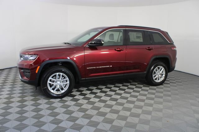 New 2026 Jeep Grand Cherokee Laredo AWD/4WD image 2