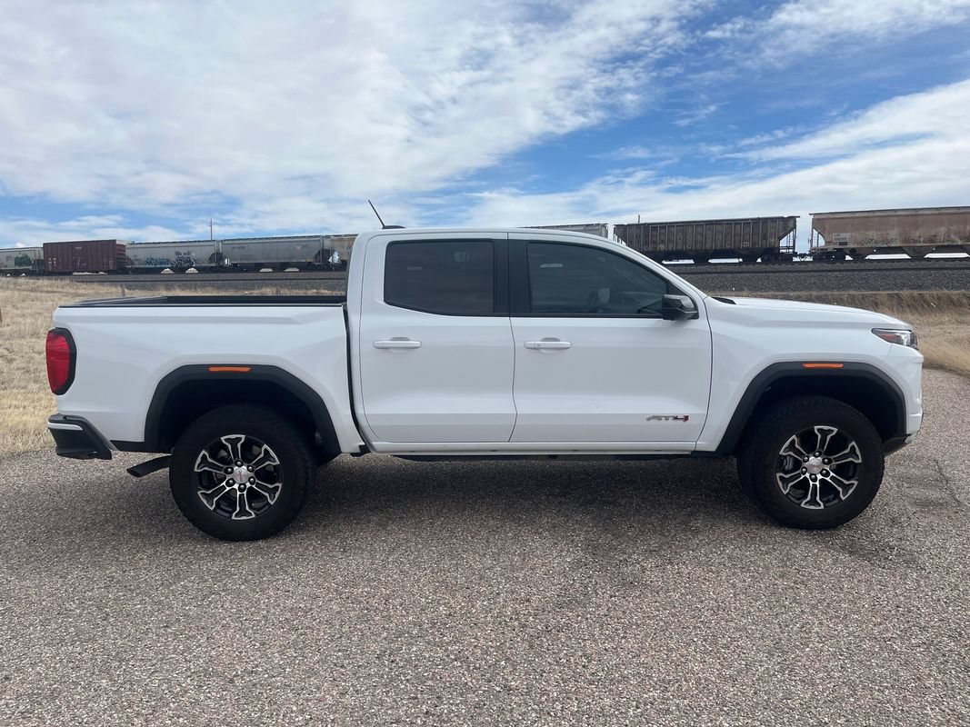 Used 2024 GMC Canyon AT4 w/ Technology Package AWD/4WD image 7