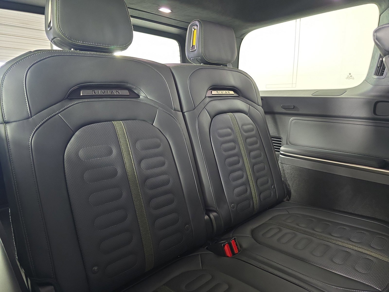 Used 2024 Rivian R1S Adventure AWD/4WD image 22