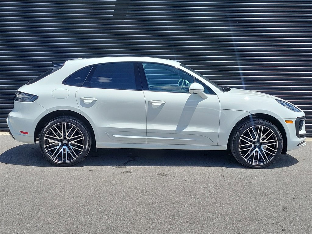 New 2026 Porsche Macan image 8