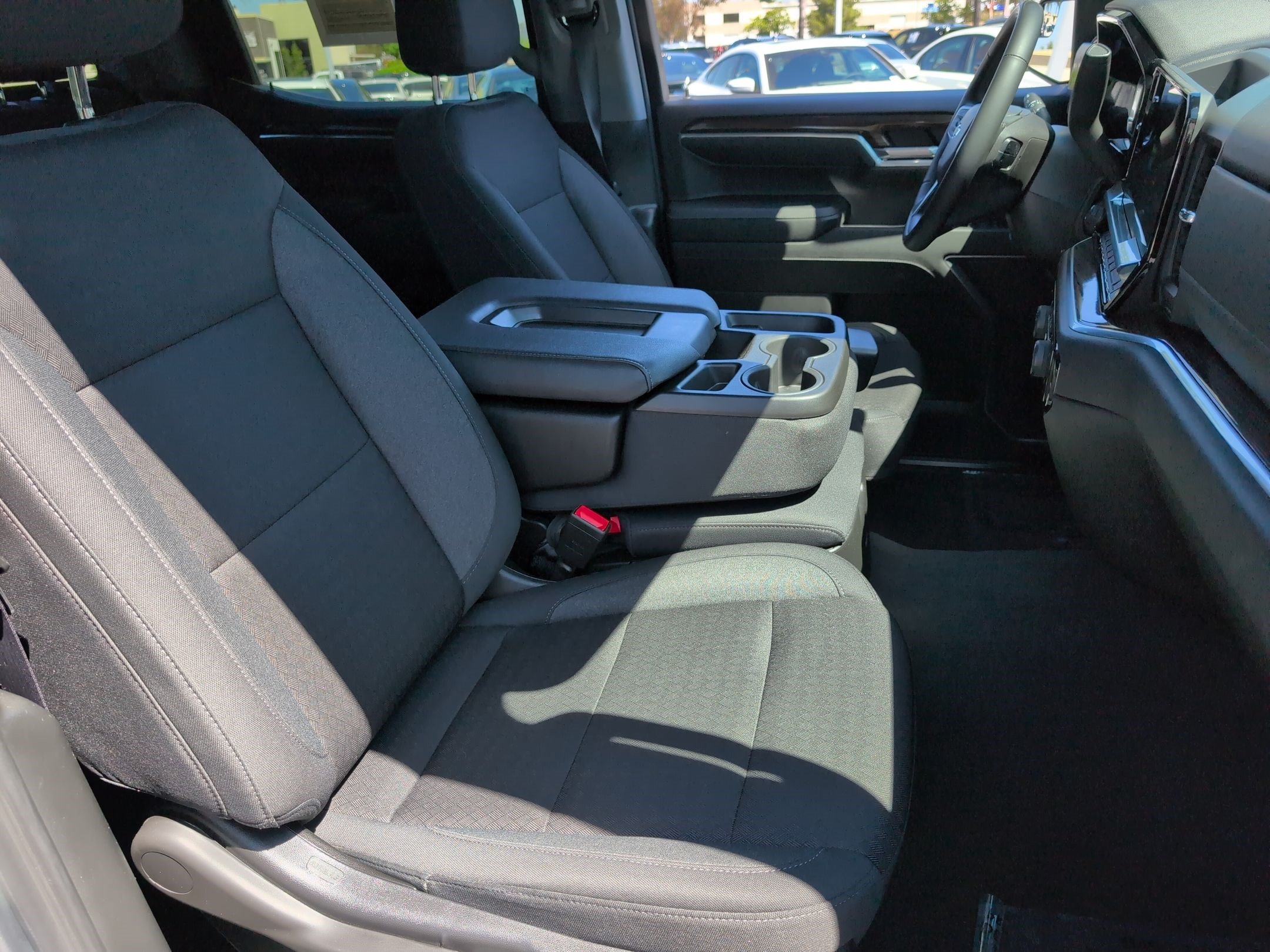 Used 2024 Chevrolet Silverado 1500 LT AWD/4WD image 32