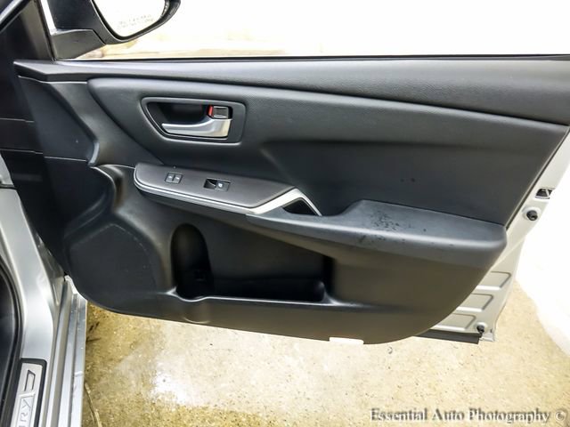 Used 2016 Toyota Camry LE image 21