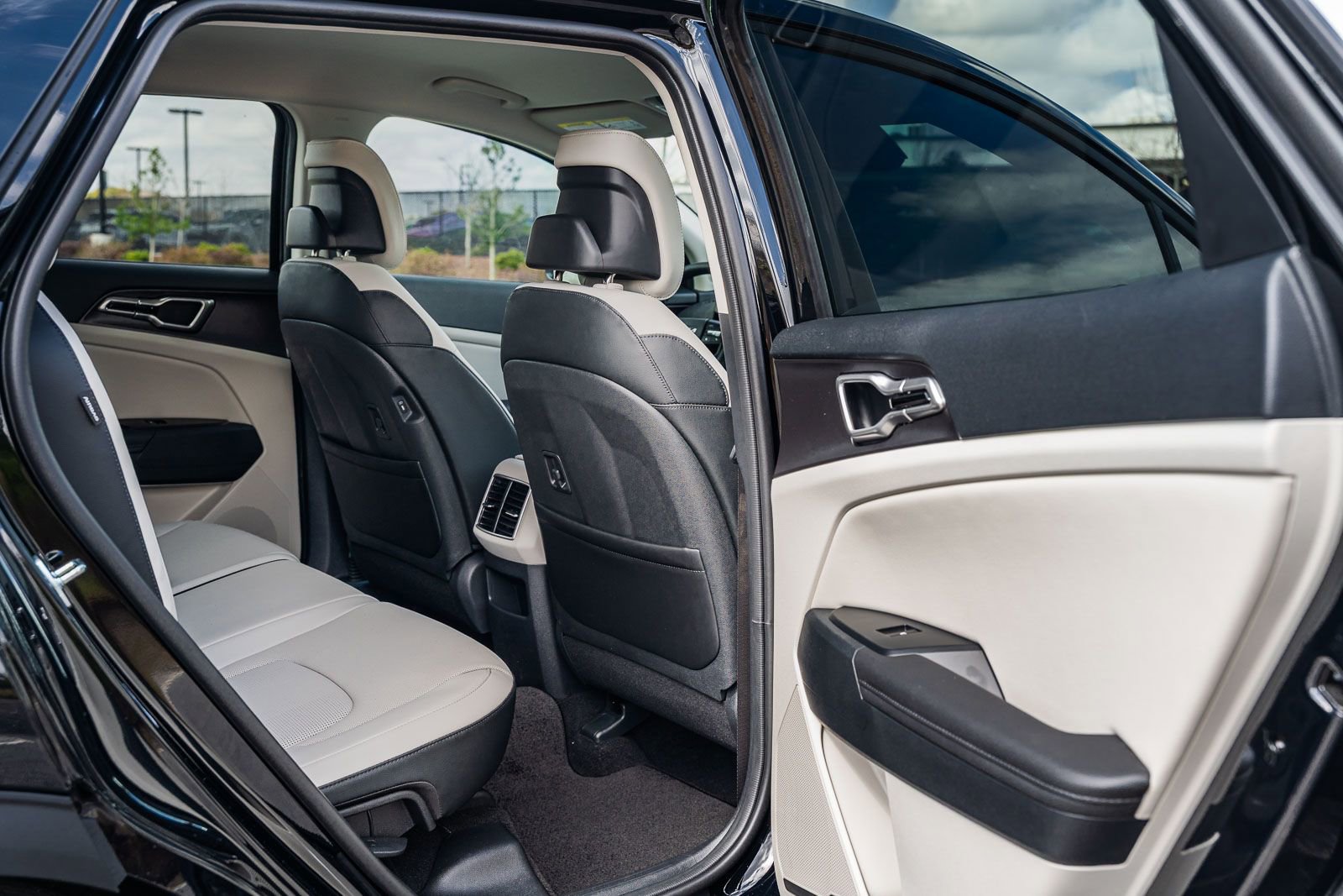 New 2026 Kia Sportage EX image 11