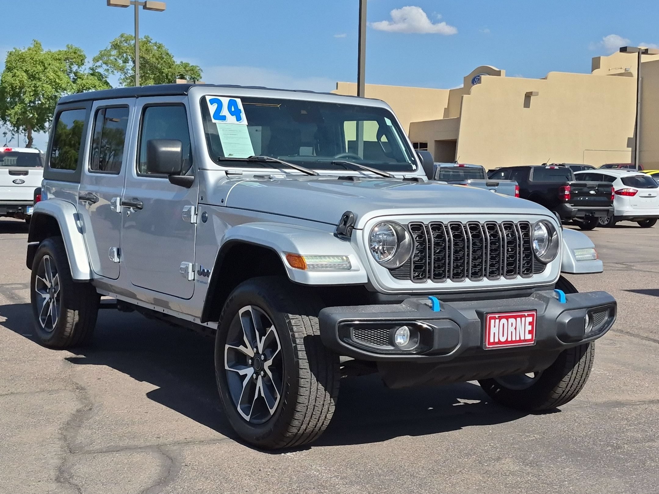 Used 2024 Jeep Wrangler Unlimited AWD/4WD image 3