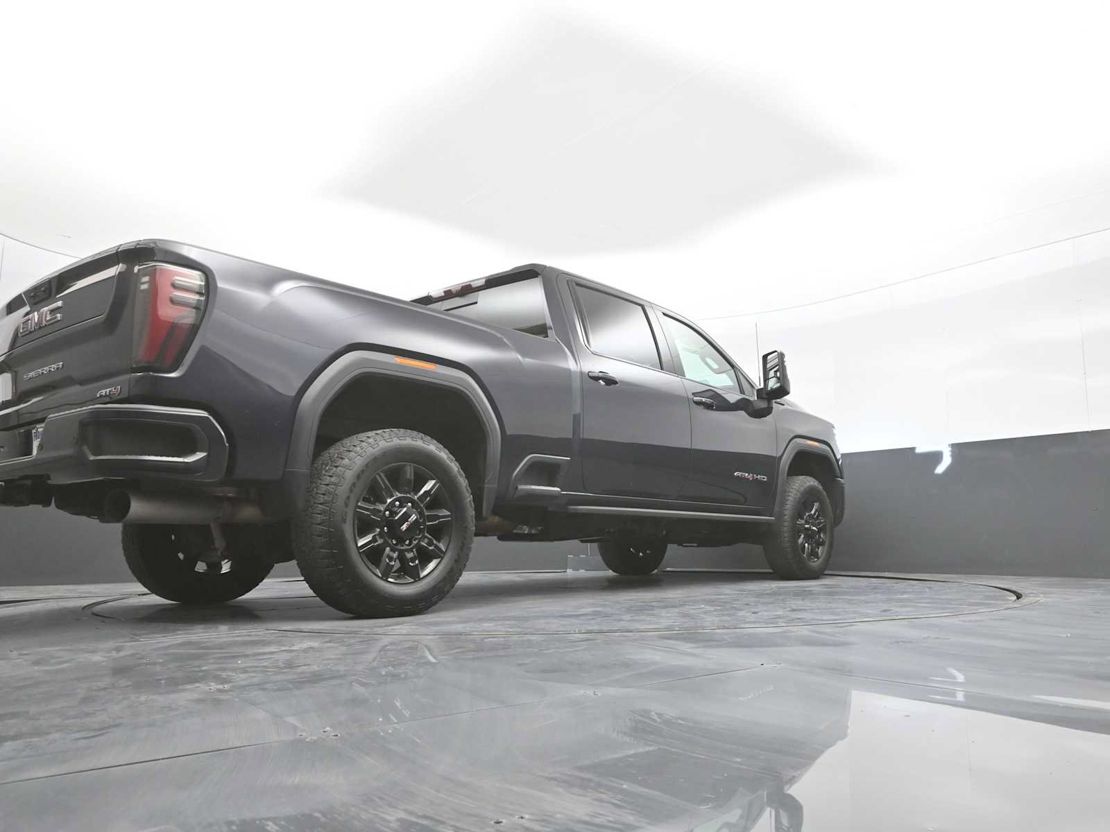 Used 2024 GMC Sierra 2500 AT4 w/ AT4 Premium Plus Package AWD/4WD image 42