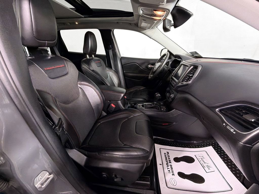 Used 2022 Jeep Cherokee Trailhawk w/ Trailhawk Elite Value Package image 28