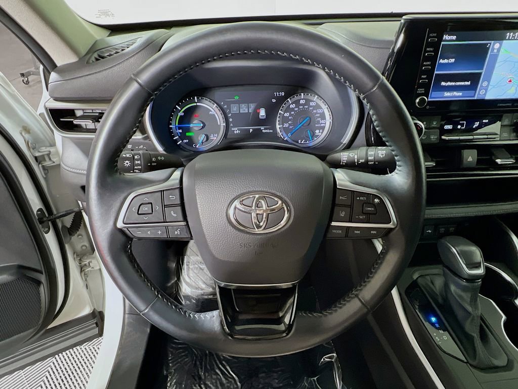 Certified 2020 Toyota Highlander XLE AWD/4WD image 11