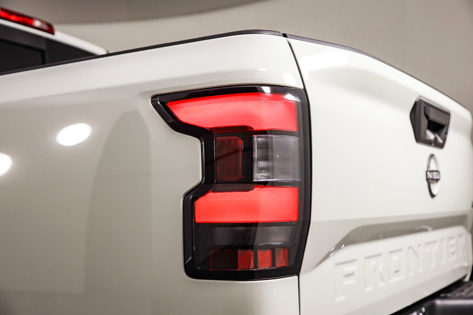 New 2025 Nissan Frontier SV w/ SV Convenience Package image 12