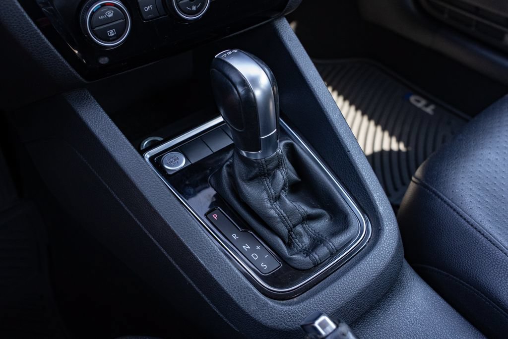 Used 2015 Volkswagen Jetta TDI SEL FWD image 18