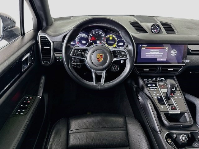 Used 2023 Porsche Cayenne w/ Premium Package AWD/4WD image 16
