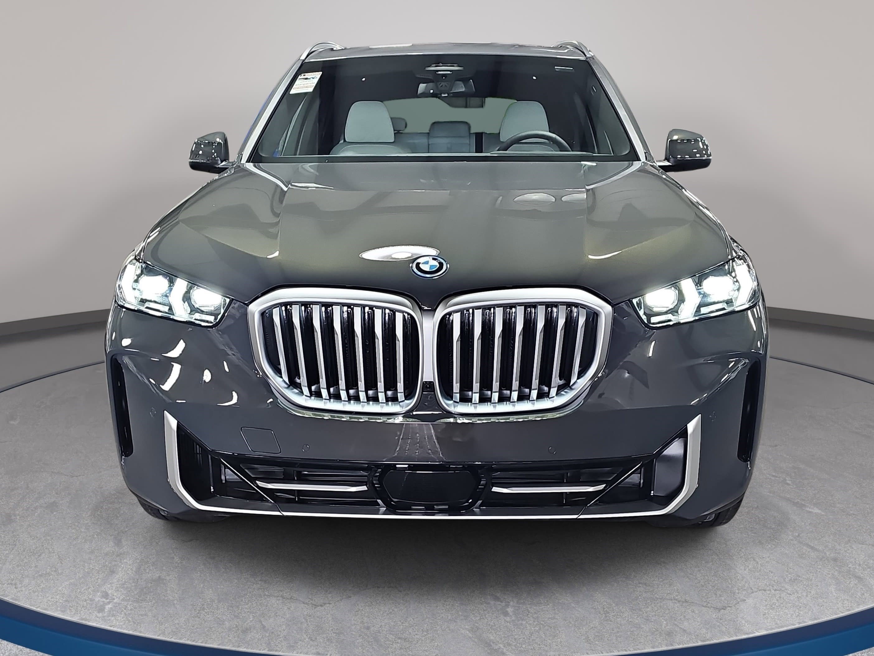 New 2026 BMW X5 xDrive50e w/ Climate Comfort Package image 2