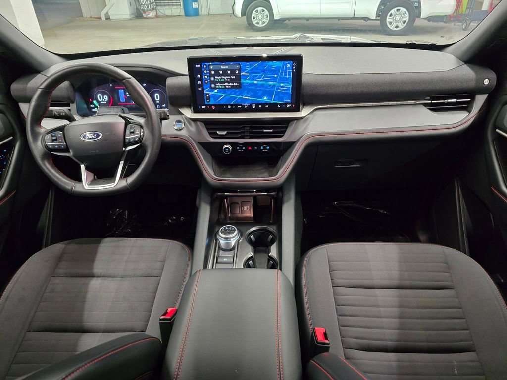 Used 2025 Ford Explorer ST-Line w/ ST-Line Street Pack image 35