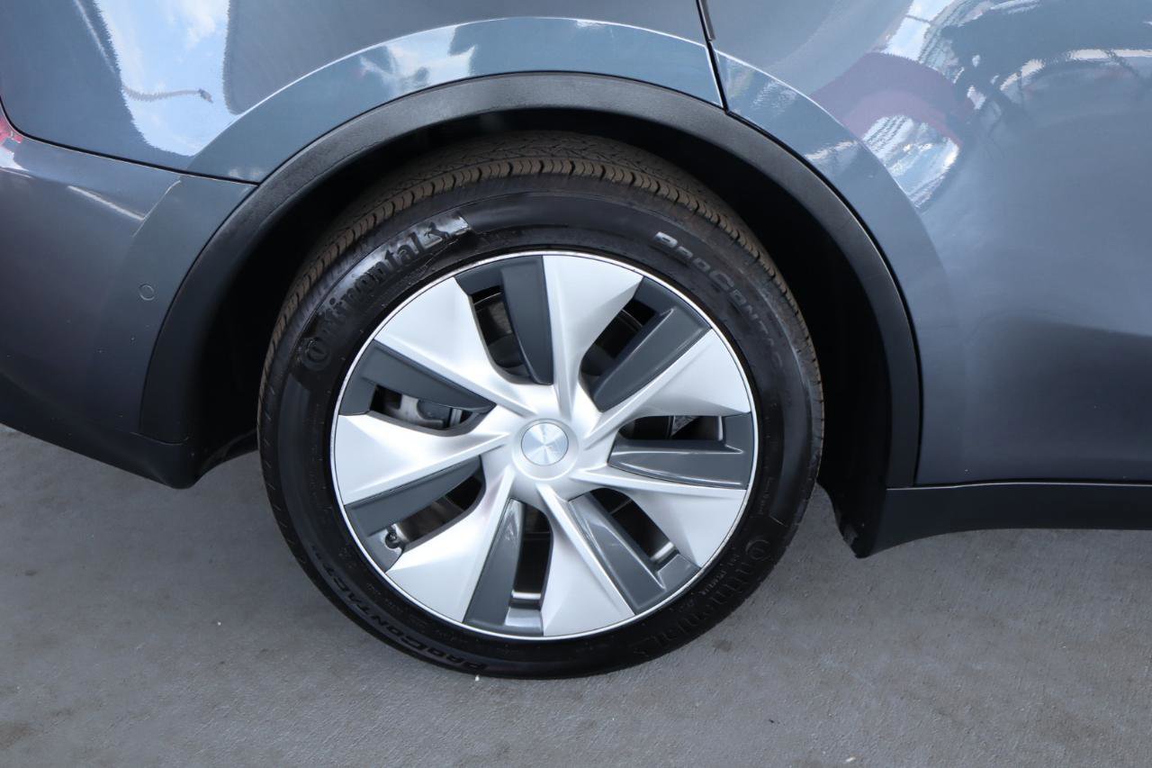 Used 2021 Tesla Model Y Long Range image 5