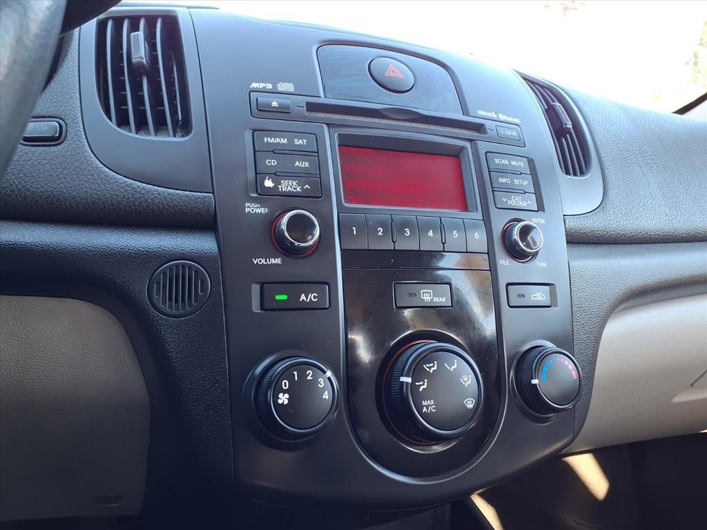 Used 2011 Kia Forte LX image 18