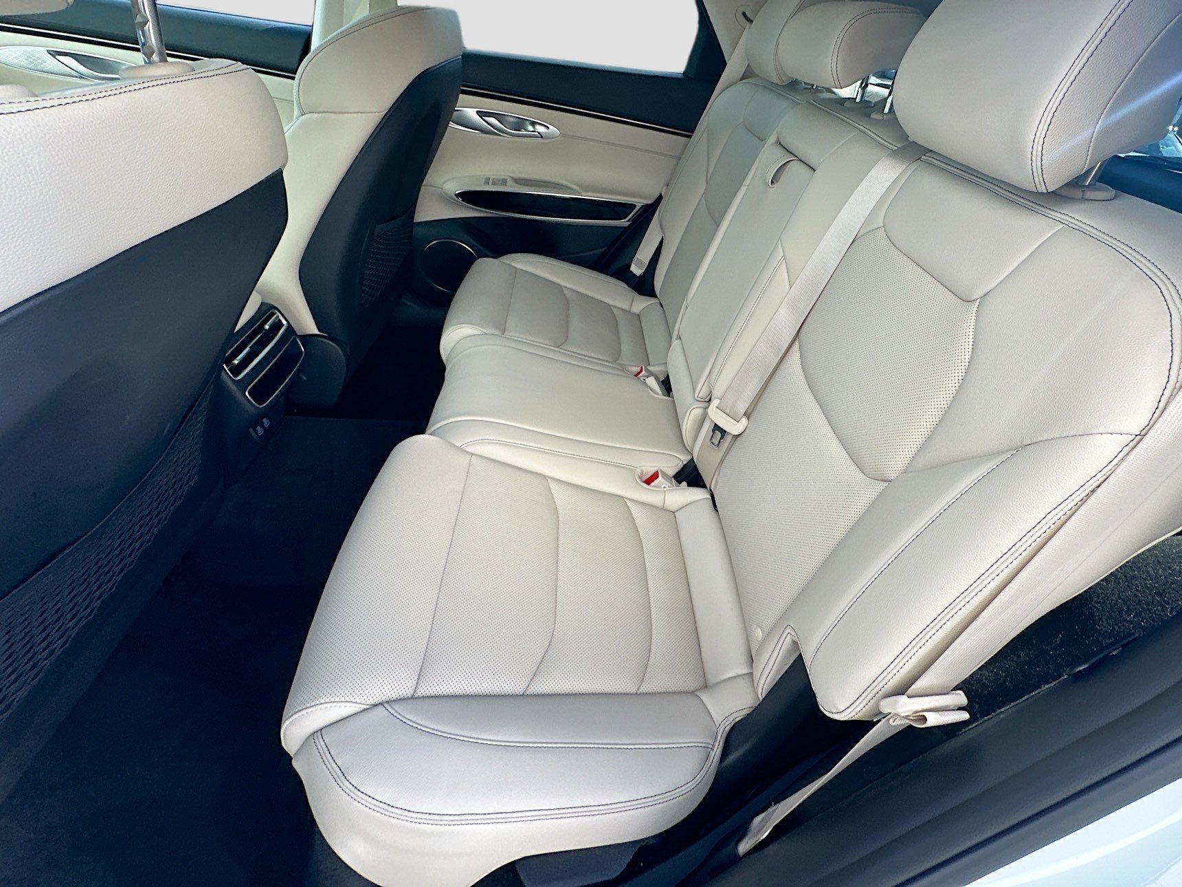 Used 2026 Genesis GV70 2.5T image 25