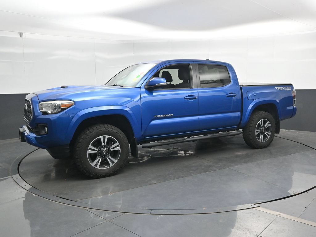 Used 2018 Toyota Tacoma TRD Sport AWD/4WD image 7