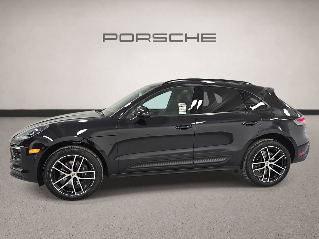 Certified 2025 Porsche Macan AWD/4WD image 2