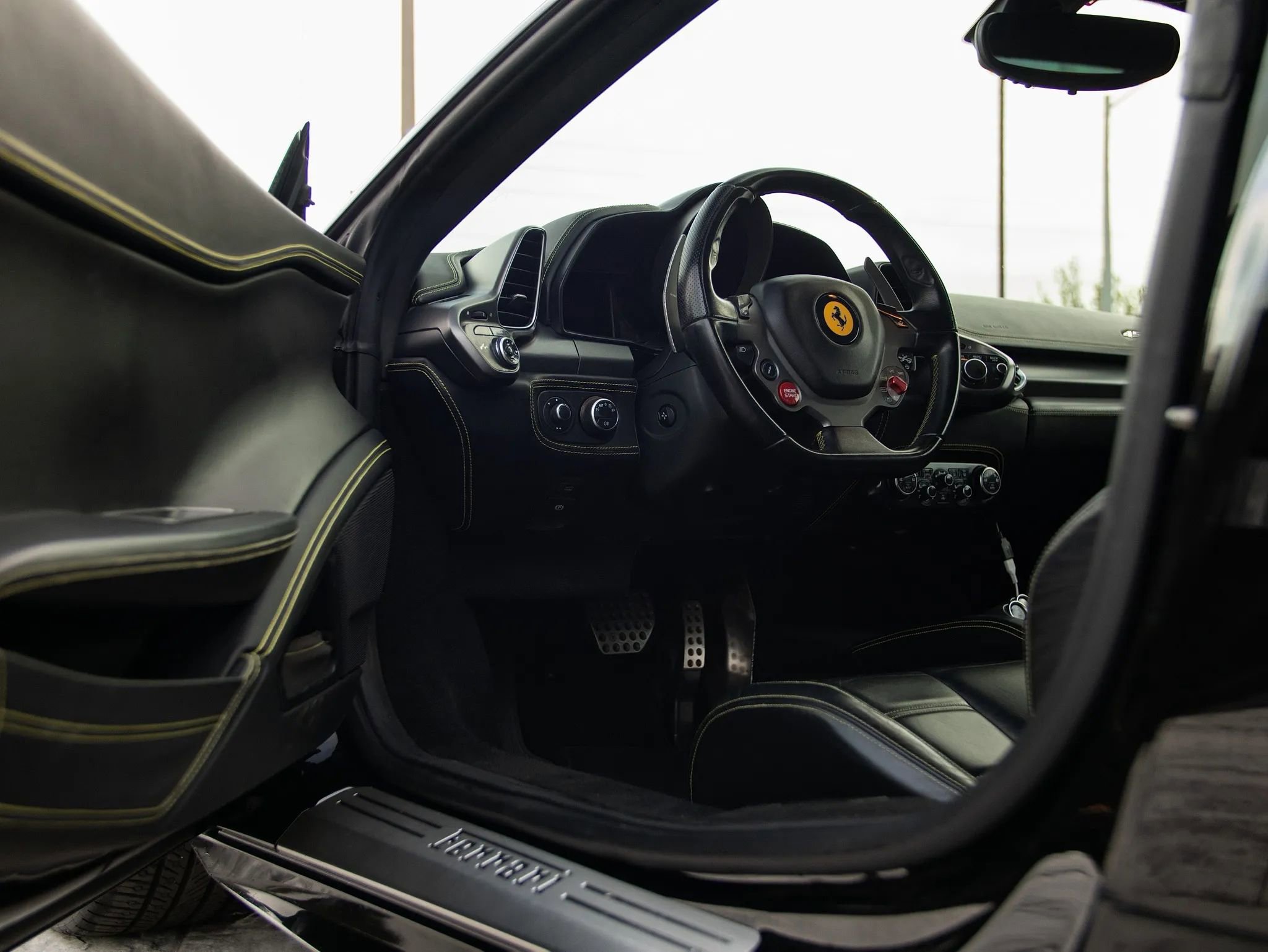 Used 2010 Ferrari 458 Italia Coupe image 31