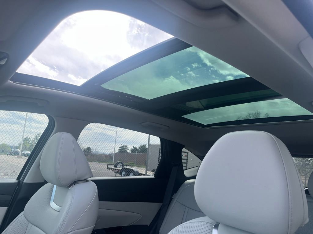 Used 2025 Hyundai Tucson Limited image 10