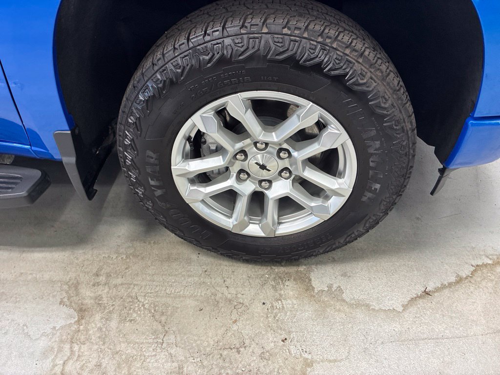 Used 2025 Chevrolet Silverado 1500 RST AWD/4WD image 4