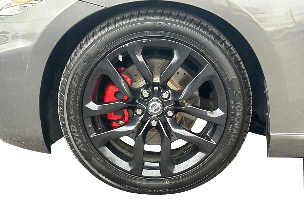 Used 2015 Nissan 370Z Coupe image 21