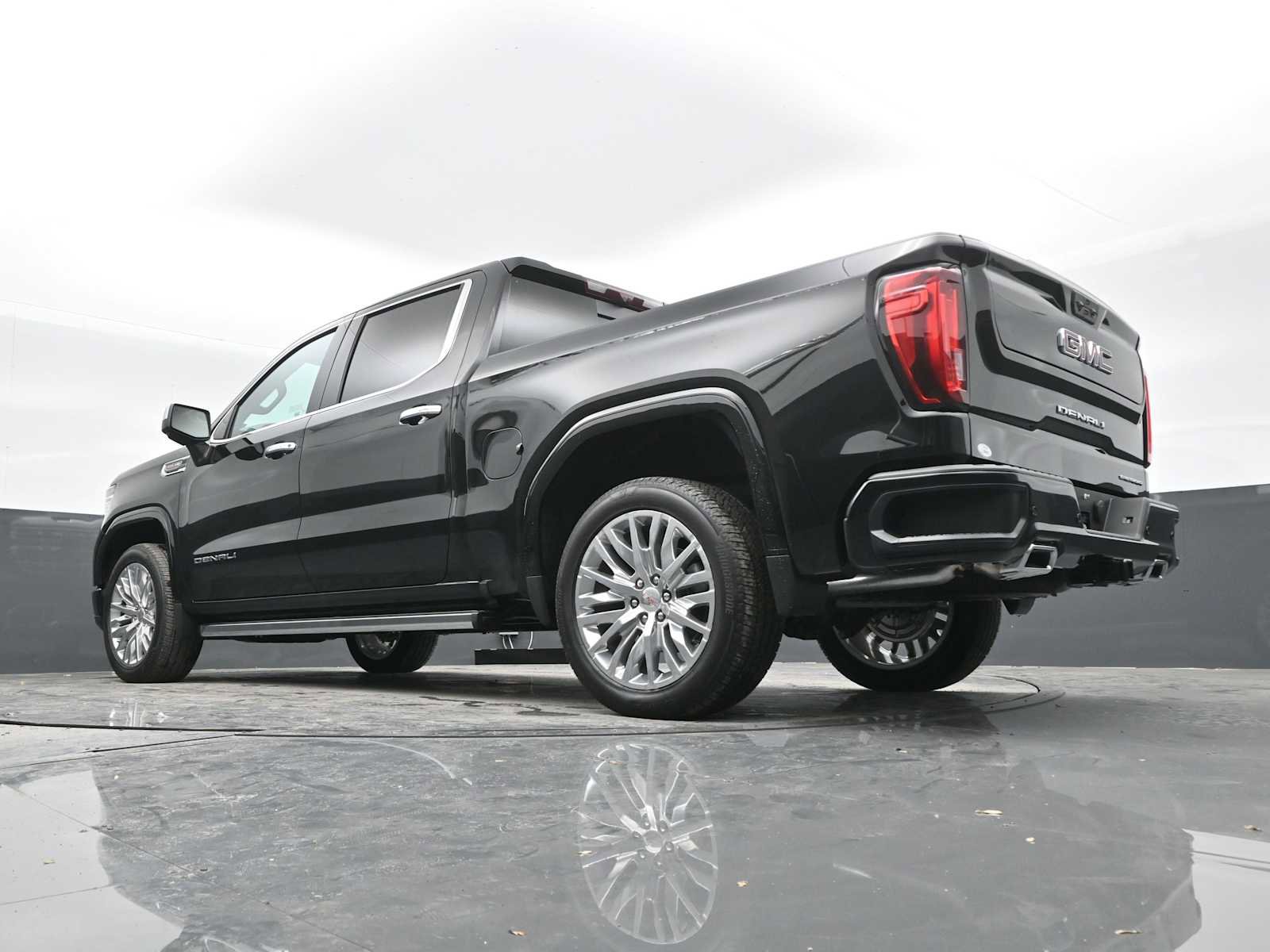New 2024 GMC Sierra 1500 Denali w/ Technology Package image 36